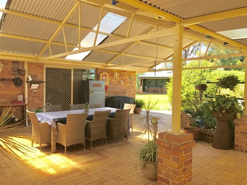 15 McDowell Street, Waroona WA 6215