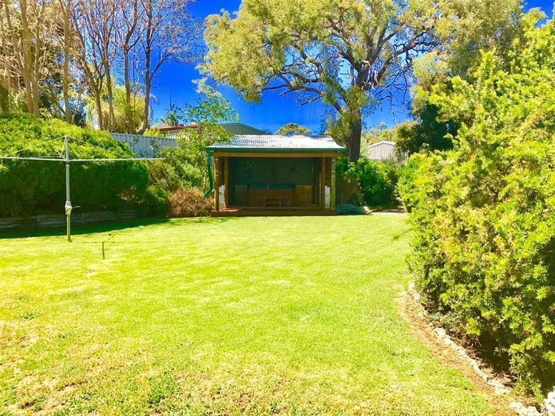 15 McDowell Street, Waroona WA 6215