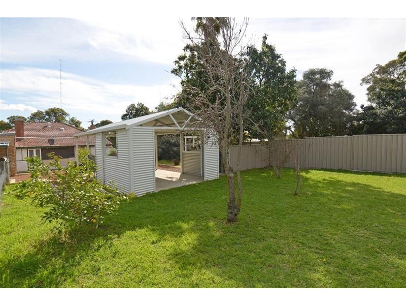 90 Fouracre Street, Waroona WA 6215
