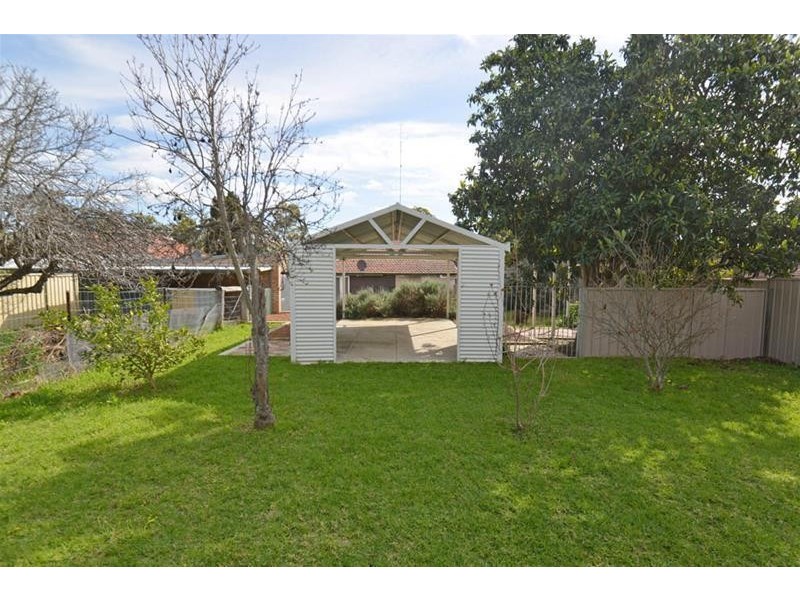 90 Fouracre Street, Waroona WA 6215