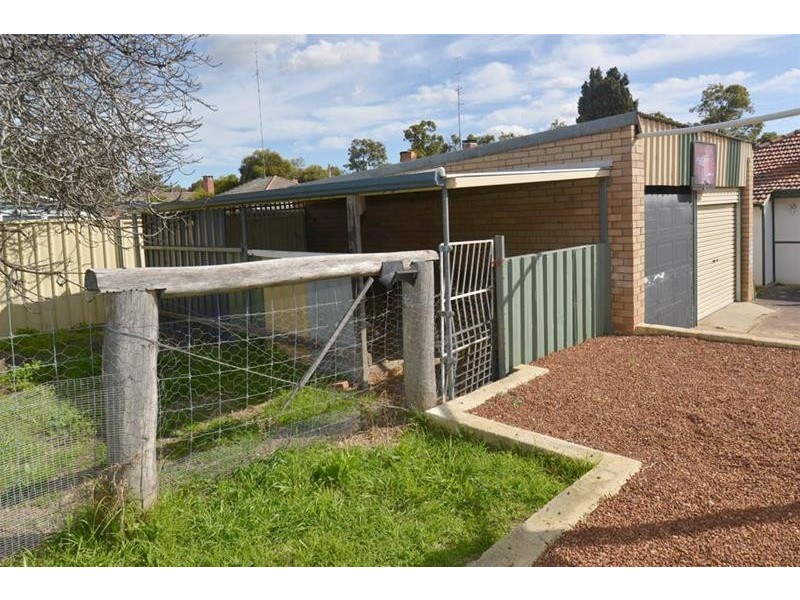 90 Fouracre Street, Waroona WA 6215