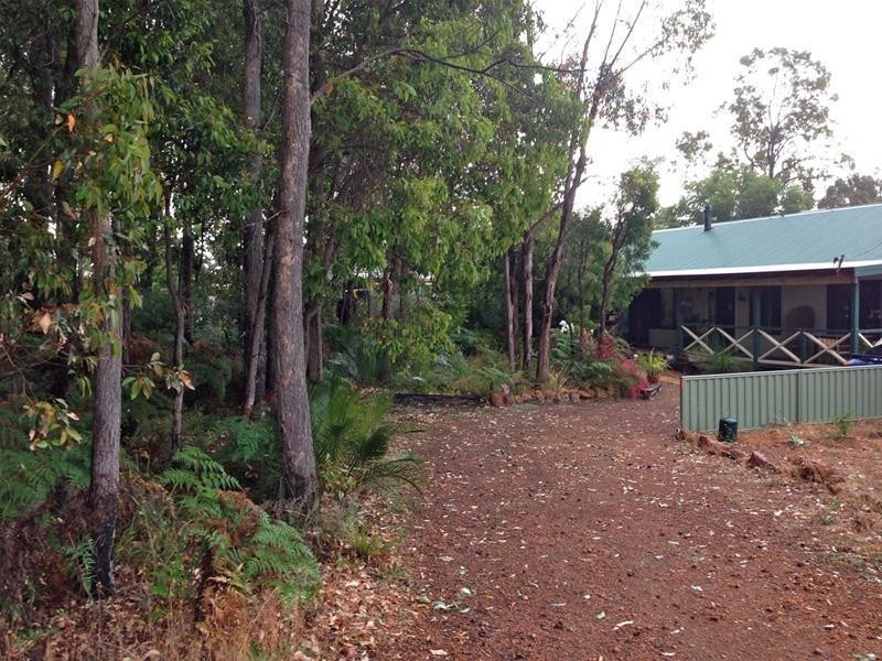 18 Begonia Court, Dwellingup WA 6213