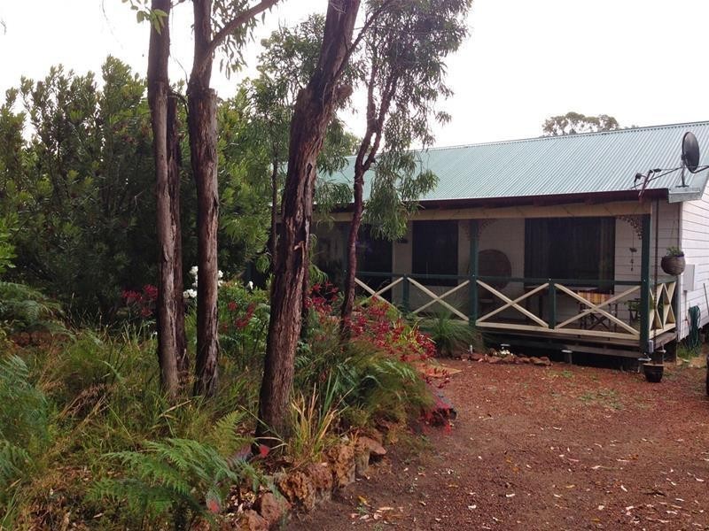 18 Begonia Court, Dwellingup WA 6213