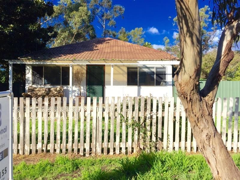 102 Fouracre Street, Waroona WA 6215