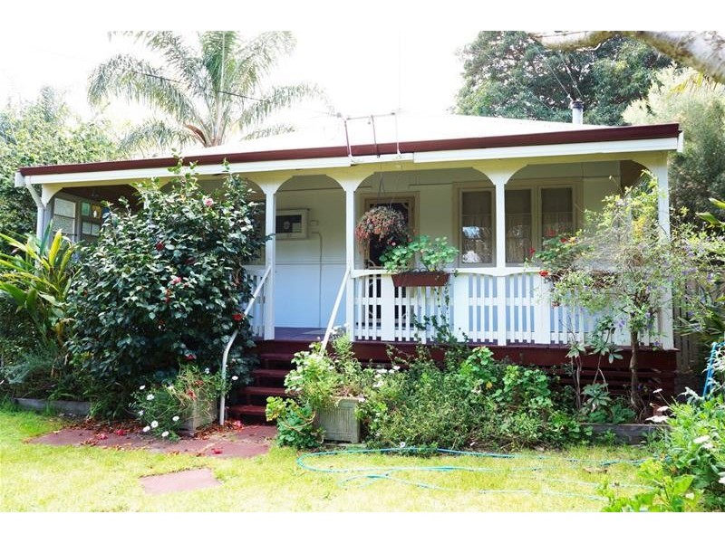 12 Green Street, Waroona WA 6215