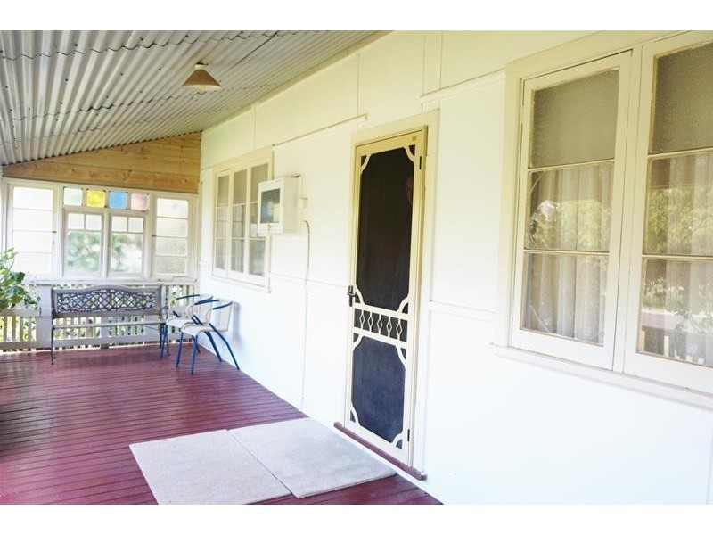 12 Green Street, Waroona WA 6215