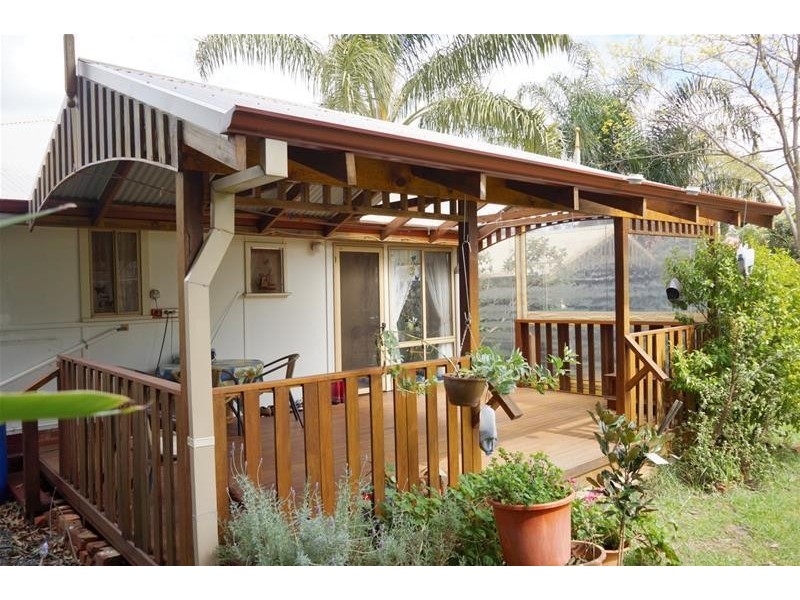 12 Green Street, Waroona WA 6215