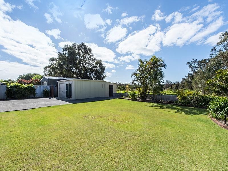 21 Deering Drive, North Yunderup WA 6208