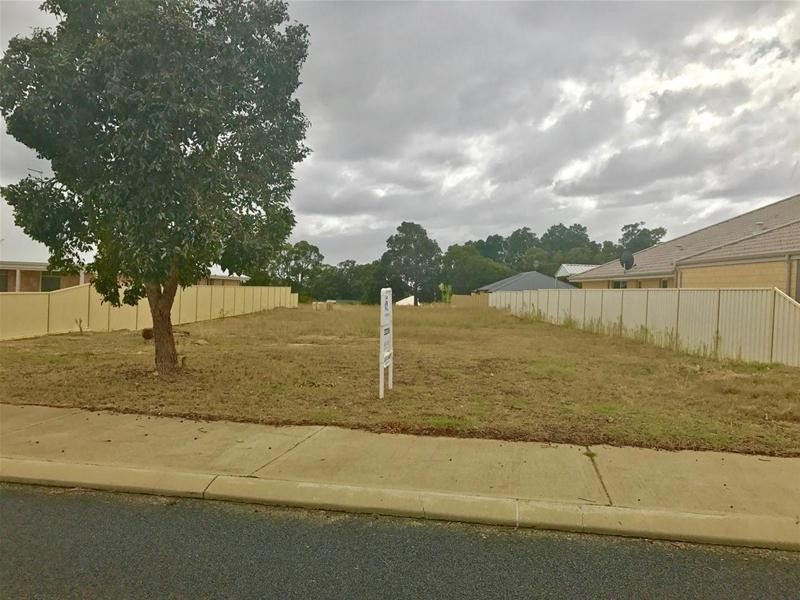 14 Elliot Street, Waroona WA 6215