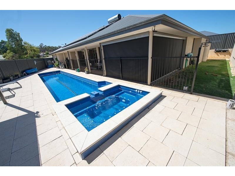 84 Hotham Avenue, Boddington WA 6390