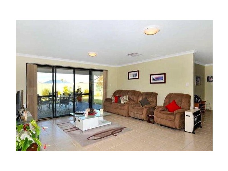 48 Bibbulmun Meander, Ravenswood WA 6208