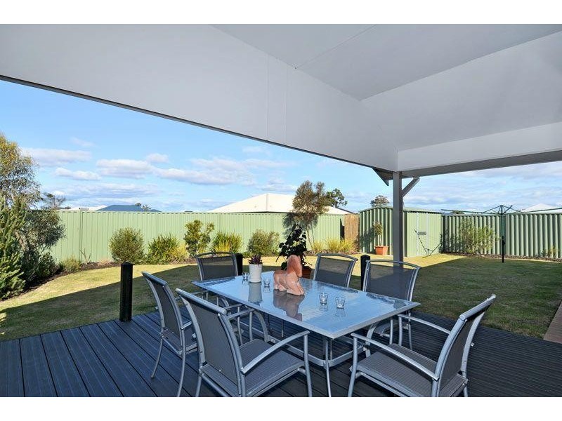 48 Bibbulmun Meander, Ravenswood WA 6208