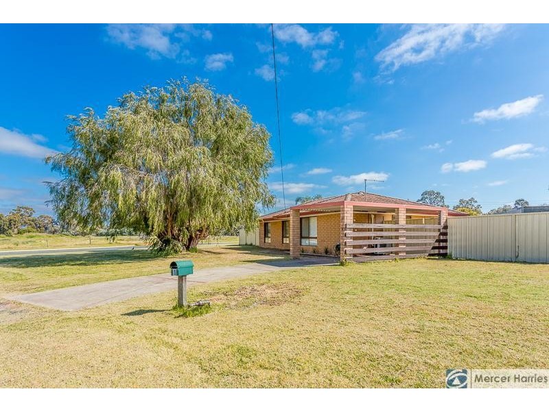 1 Nuytsia Place, Pinjarra WA 6208