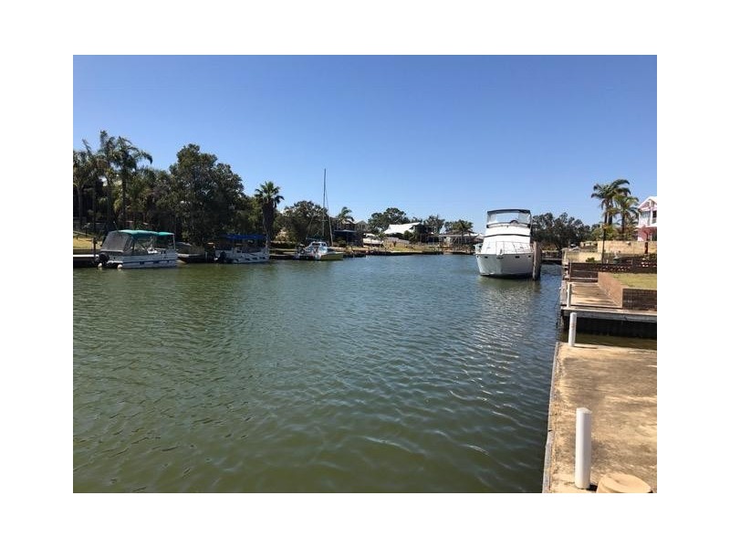 18 Wellya Crescent, South Yunderup WA 6208