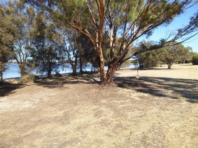 18 Wellya Crescent, South Yunderup WA 6208