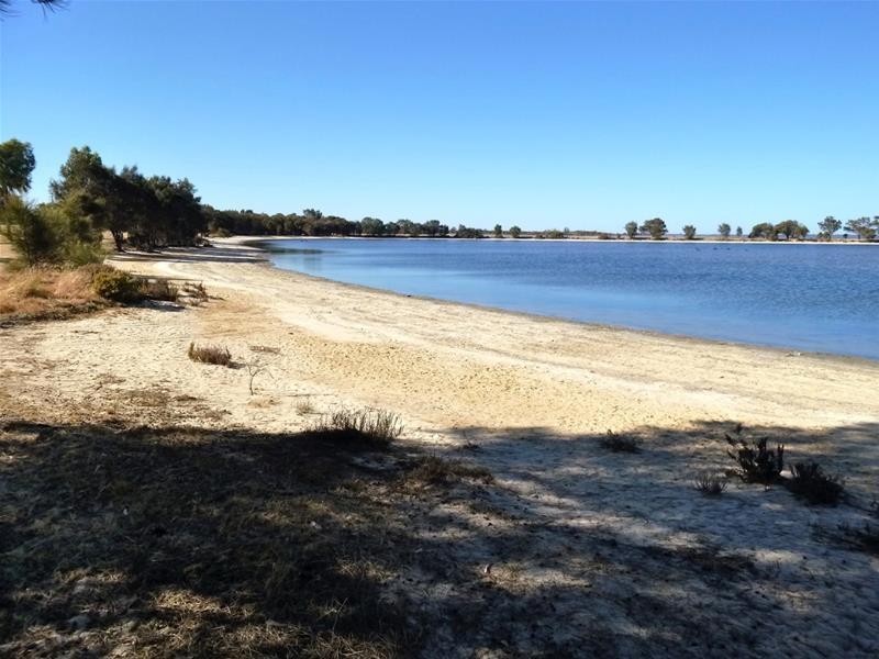 18 Wellya Crescent, South Yunderup WA 6208