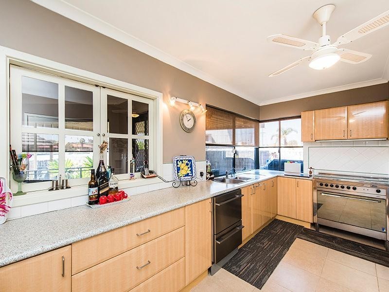 21 Moyup Way, South Yunderup WA 6208