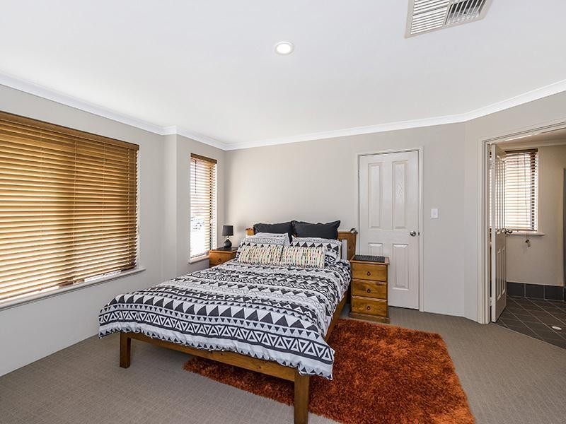 12 Hamlet Pass, Pinjarra WA 6208