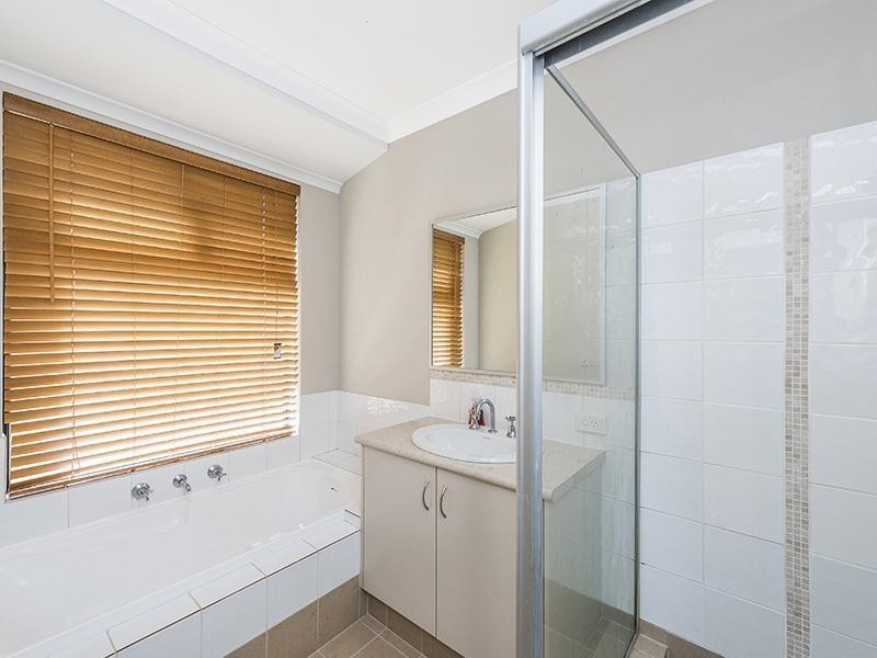 12 Hamlet Pass, Pinjarra WA 6208