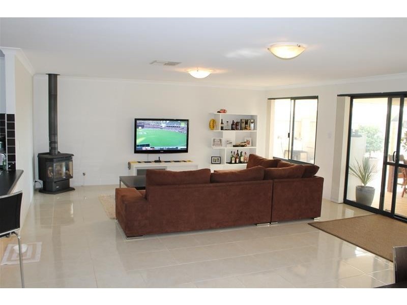 112 Murray Waters Boulevard, South Yunderup WA 6208