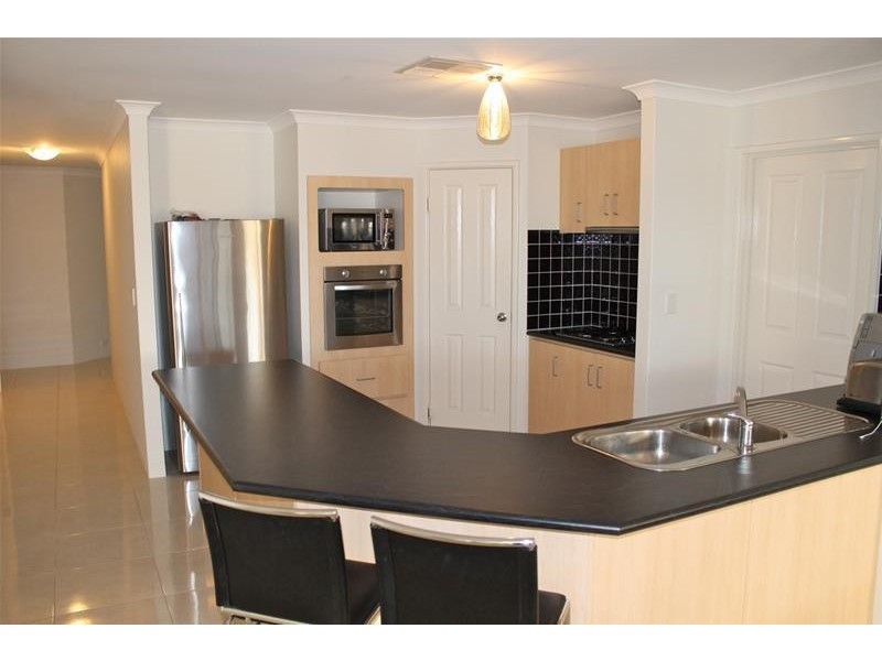 112 Murray Waters Boulevard, South Yunderup WA 6208