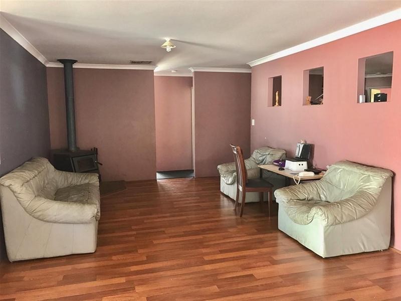 10 Hamlet Pass, Pinjarra WA 6208