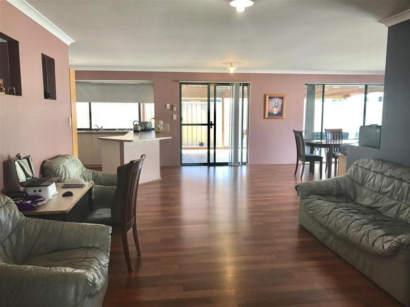 10 Hamlet Pass, Pinjarra WA 6208