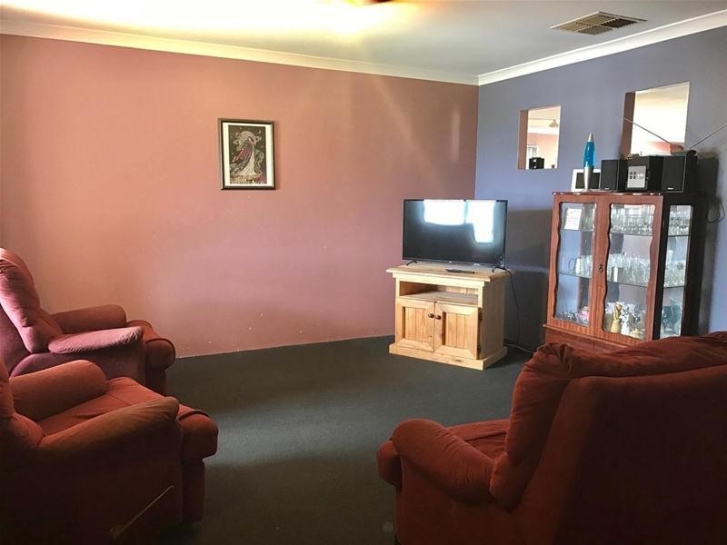 10 Hamlet Pass, Pinjarra WA 6208