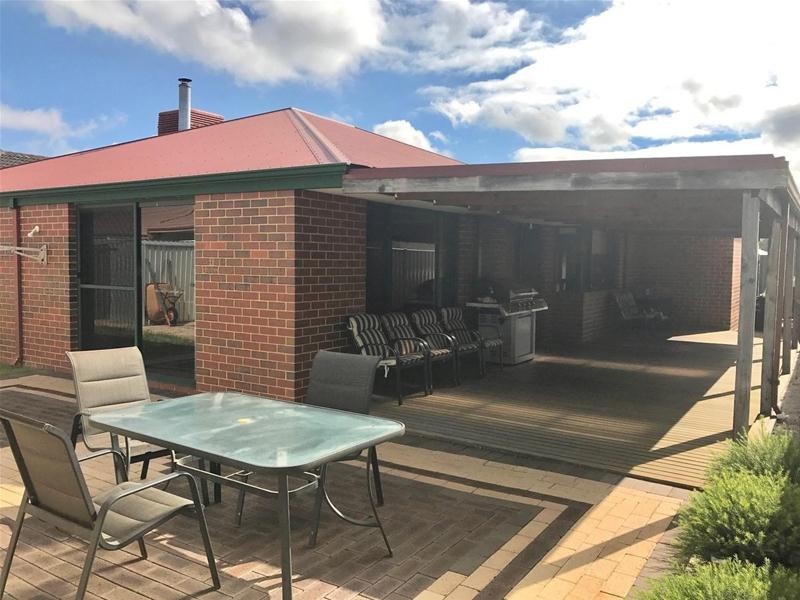 10 Hamlet Pass, Pinjarra WA 6208