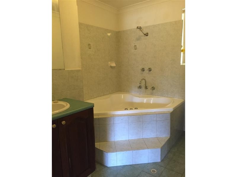 3 Grevillea Road, Dwellingup WA 6213