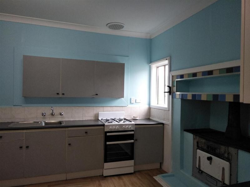 8 Church Street, Dwellingup WA 6213