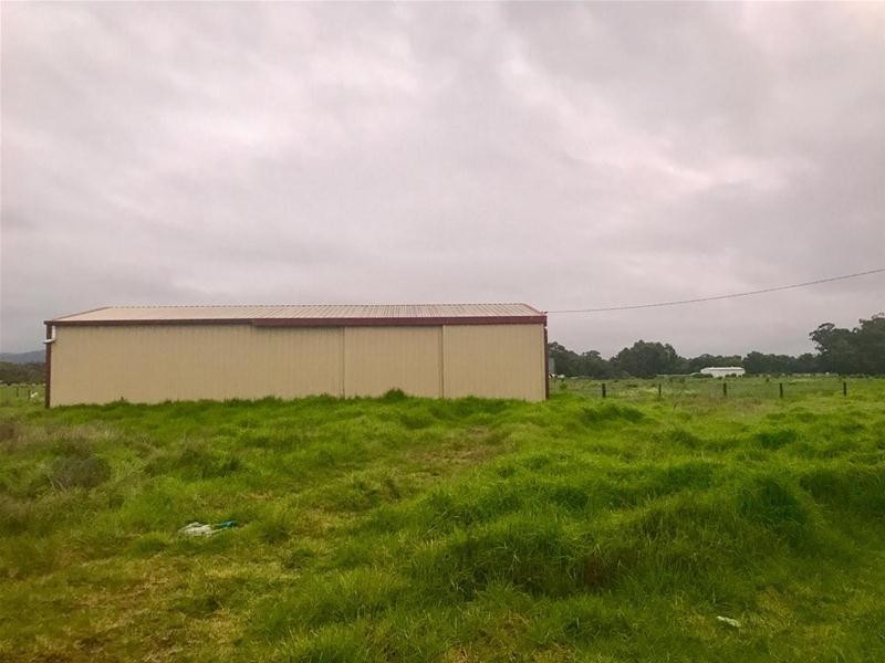 8 James Road, Hamel WA 6215