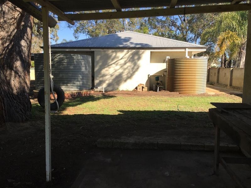 8 Dallas Street, Coolup WA 6214