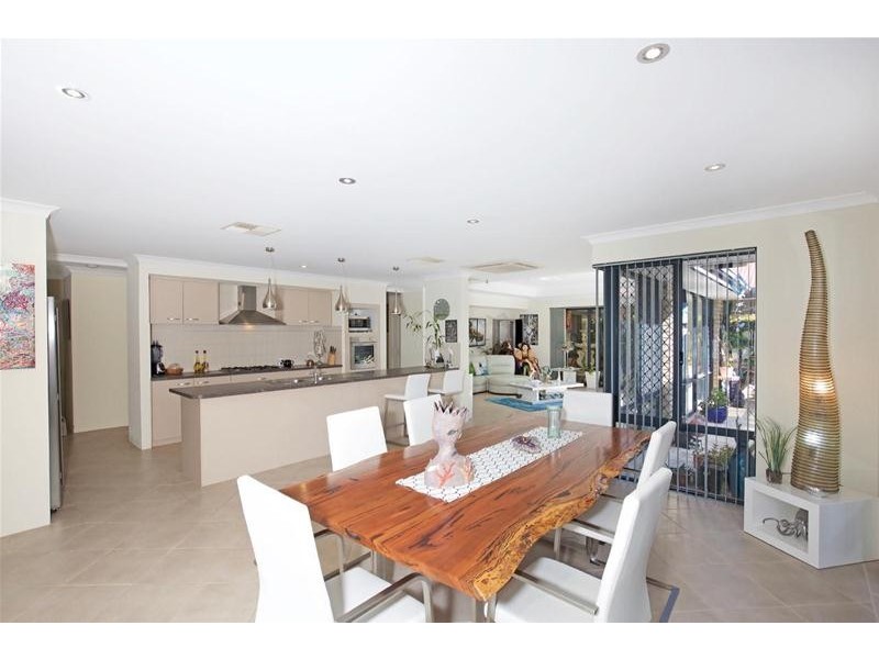 32 Batavia Quays, South Yunderup WA 6208