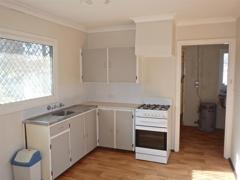 5 Teague Street, Pinjarra WA 6208