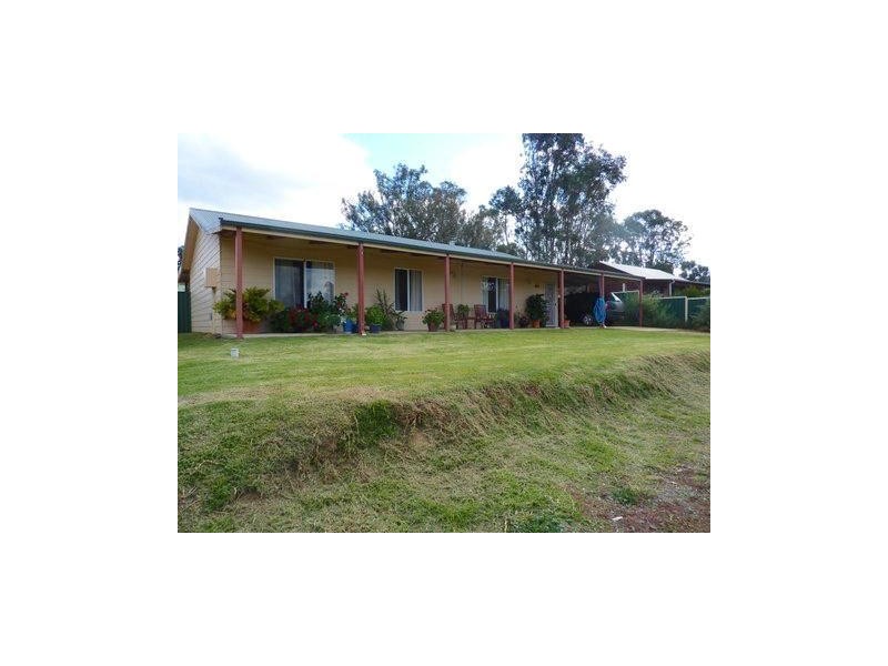 3 Hotham Street, Wandering WA 6308