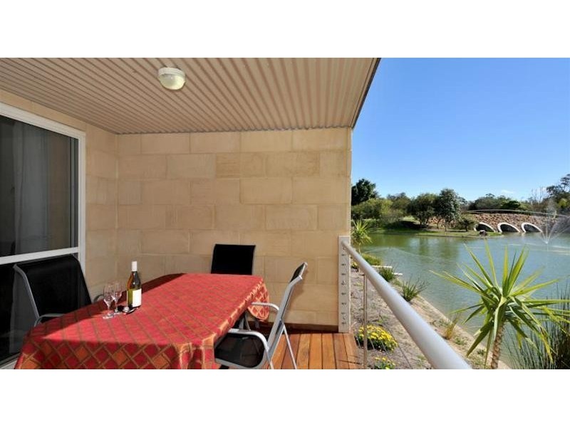 1 Lakes Crescent, South Yunderup WA 6208