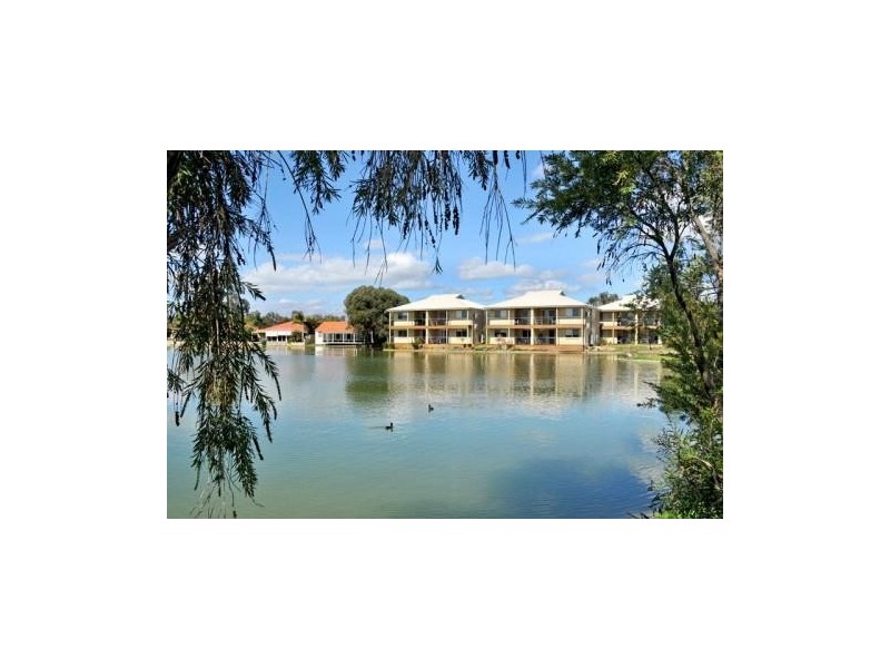 1 Lakes Crescent, South Yunderup WA 6208