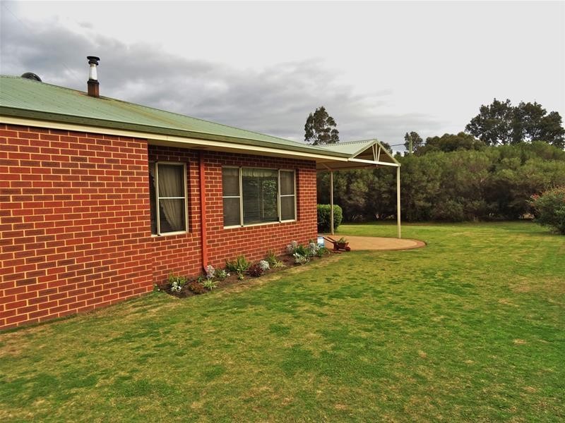 12 Hill Street, Waroona WA 6215
