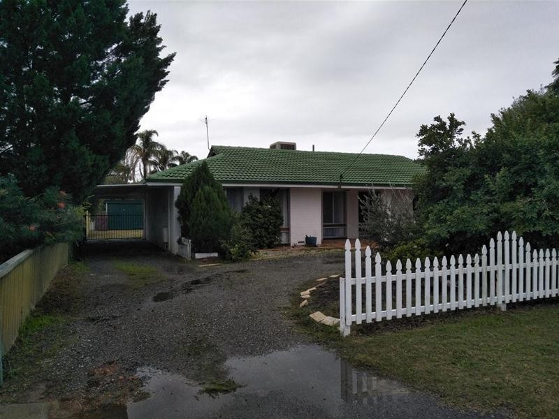 4 Grevillea Place, Pinjarra WA 6208