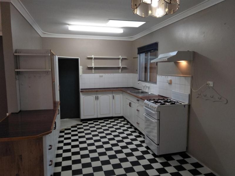 4 Grevillea Place, Pinjarra WA 6208