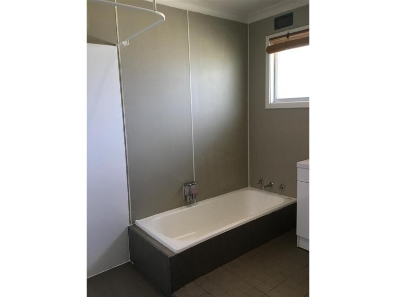 8 Fitzpatrick Place, Waroona WA 6215