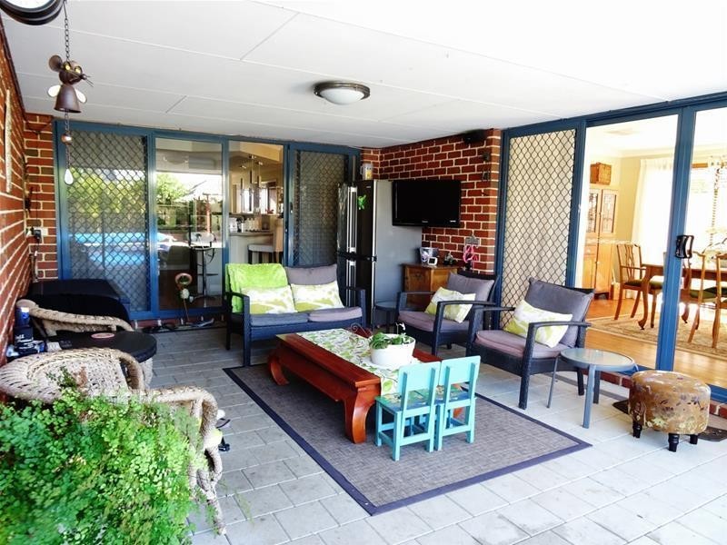 7 McKay Avenue, Waroona WA 6215