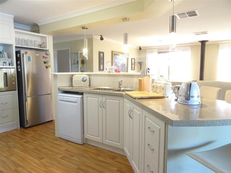 7 McKay Avenue, Waroona WA 6215