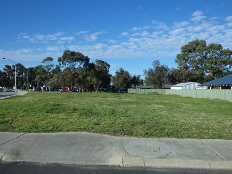 1 Redgum Road, Pinjarra WA 6208