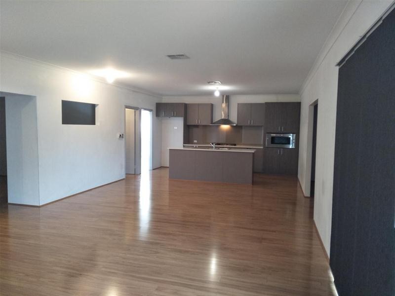 11 Fenians Pass, South Yunderup WA 6208