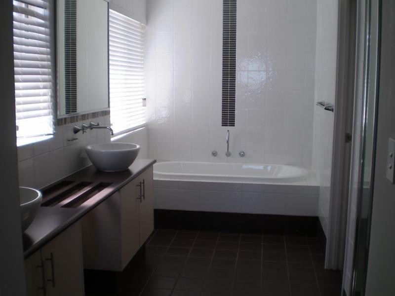 33 Waterlily Drive, Dudley Park WA 6210