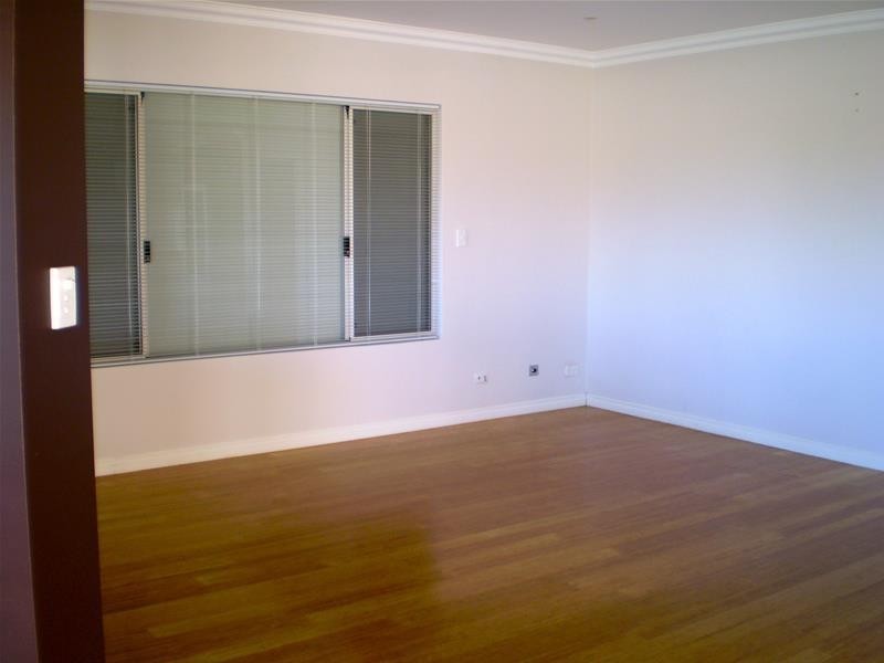 33 Waterlily Drive, Dudley Park WA 6210