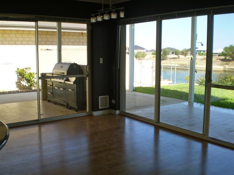 33 Waterlily Drive, Dudley Park WA 6210