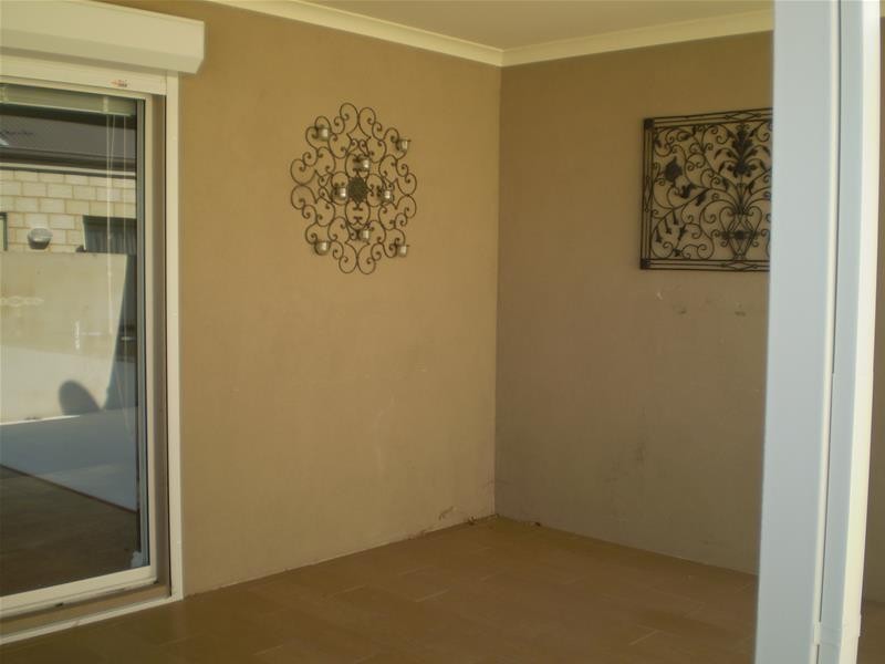 33 Waterlily Drive, Dudley Park WA 6210